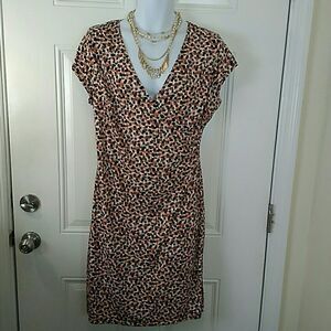 BCBG gathered waist printed dress w/ necklace